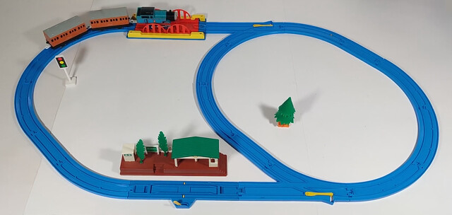 1997 accessory annie bor_standard_set clarabel north_america passenger_car power_car rail set station stoplight thomas thomas_battery_operated_railway thomas_the_tank_engine tomy toy train tree video wellsworth_station // 1716x816, 15s // 3.1MB