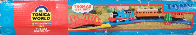 2001 europe left thomas thomas_the_tank_engine tomica_world tomy tw_thomas_medium_set // 3579x654 // 950KB