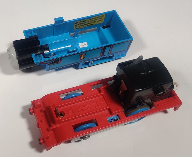 2005 chassis gearbox motor_road_&_rail north_america power_car production_sticker sticker thomas thomas_the_tank_engine tomy toy train // 2038x1661 // 808KB