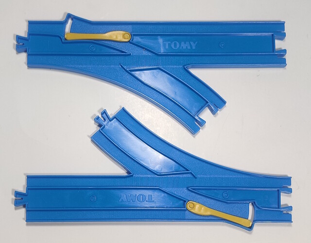 2008 europe motor_road_&_rail mrr_thomas_medium_set rail thomas_the_tank_engine tomy toy turnout_rail // 1824x1427 // 781KB