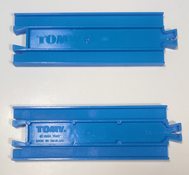 2008 europe half_straight_rail motor_road_&_rail mrr_thomas_medium_set rail thomas_the_tank_engine tomy tooling_mark toy // 1688x1567 // 721KB