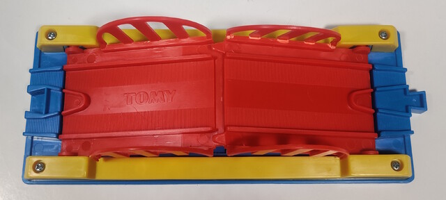2008 accessory bridge drawbridge europe motor_road_&_rail mrr_thomas_medium_set thomas_the_tank_engine tomy toy // 2749x1238 // 948KB