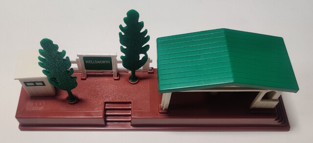 2008 europe motor_road_&_rail mrr_thomas_medium_set station thomas_the_tank_engine tomy toy wellsworth_station // 3128x1433 // 1.1MB