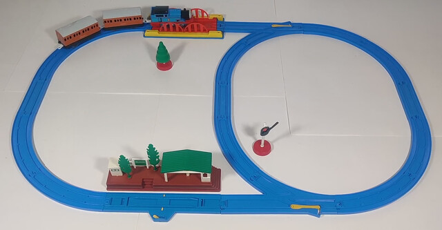 2008 annie clarabel drawbridge europe motor_road_&_rail mrr_thomas_medium_set passenger_car power_car set thomas thomas_the_tank_engine tomy toy train video wellsworth_station // 1606x836, 12.7s // 2.5MB