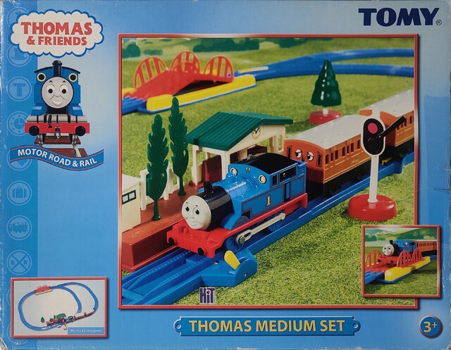 2003 2008 box europe front motor_road_&_rail mrr_thomas_medium_set packaging thomas thomas_the_tank_engine tomy // 2239x1737 // 1.3MB