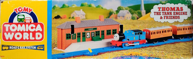 box north_america packaging thomas thomas_the_tank_engine tomica_world tomy top tw_thomas_big_set // 3771x1163 // 1.8MB