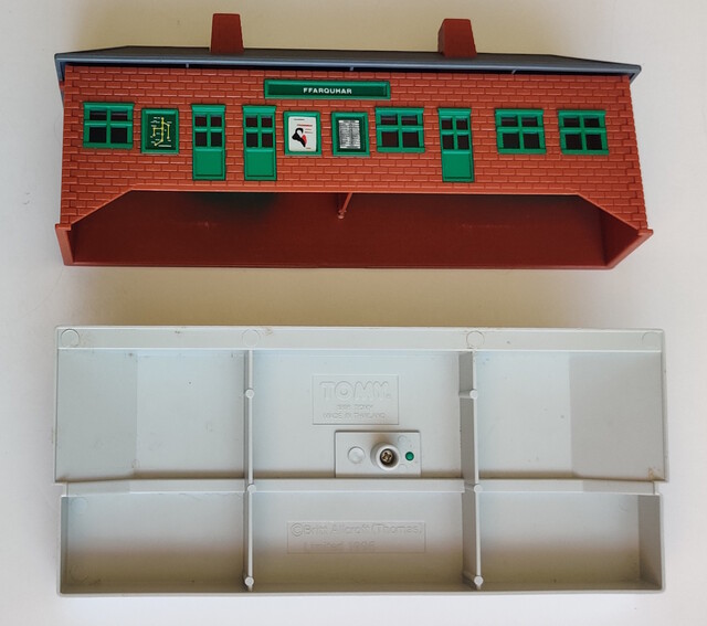 1997 disassembly ffarquhar_station japan p_thomas_bulgy_set plarail station thomas_the_tank_engine tomy // 1928x1708 // 741KB