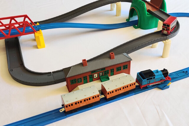 1997 accessory annie bulgy clarabel japan p_thomas_bulgy_set passenger_car plarail rail road set thomas thomas_the_tank_engine tomy toy train // 2739x1824 // 2.0MB