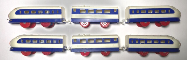 0_series_shinkansen 1974 1975 japan p_super_express_hikari_(1972) plarail power_car tomy toy train // 7570x2448 // 4.0MB