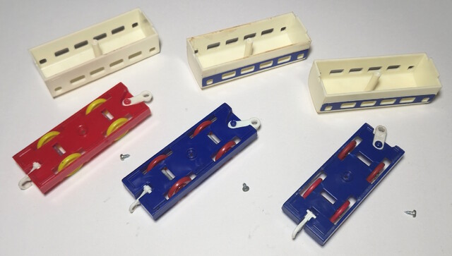 0_series_shinkansen 1971 1974 1975 chassis disassembly japan p_super_express_hikari_(1970) p_super_express_hikari_(1972) p_super_express_hikari_no1_(1970) plarail tomy toy train // 5285x2995 // 2.7MB