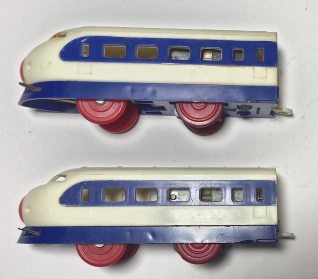 0_series_shinkansen 1974 1975 japan p_super_express_hikari_(1972) plarail power_car tomy toy train // 3623x3178 // 2.5MB