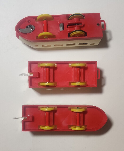 0_series_shinkansen 1968 chassis japan p_super_express_hikari_(1966) plarail power_car tomy toy train // 1749x2129 // 912KB