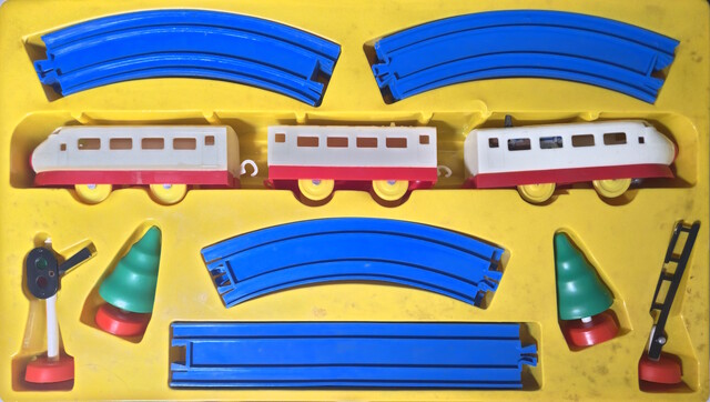 0_series_shinkansen 1968 accessory box box_contents japan p_super_express_hikari_(1966) p_super_express_hikari_no1_(1968) packaging plarail rail tomy toy train // 7706x4357 // 7.2MB