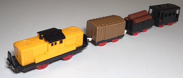 1974 brakevan covered_wagon dd51 japan log log_car old_power plarail power_car tomy toy train // 4623x1980 // 1.6MB