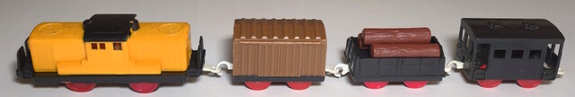 1974 brakevan covered_wagon dd51 japan log log_car old_power plarail power_car tomy toy train // 5165x869 // 1.1MB