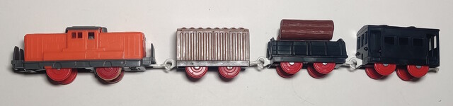 1973 brakevan covered_wagon dd51 japan log log_car old_power plarail power_car tomy // 2490x582 // 275KB