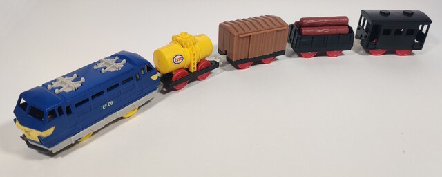 brakevan covered_wagon ef66 japan log log_car plarail power_car tanker tomy toy train // 3662x1463 // 1.0MB