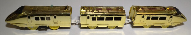 1995 400_series_shinkansen japan p_golden_tsubasa plarail power_car prize tomy toy train // 7459x1375 // 2.4MB