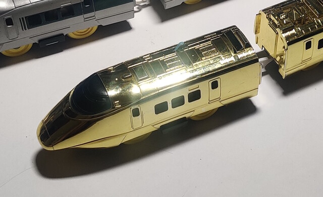1995 400_series_shinkansen japan p_golden_tsubasa plarail power_car prize tomy toy train // 1322x809 // 341KB
