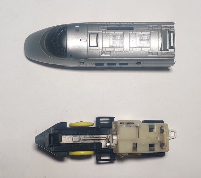 1992 battery_compartment gearbox japan p_2_speed_tsubasa plarail power_car tomy toy train // 1511x1344 // 494KB