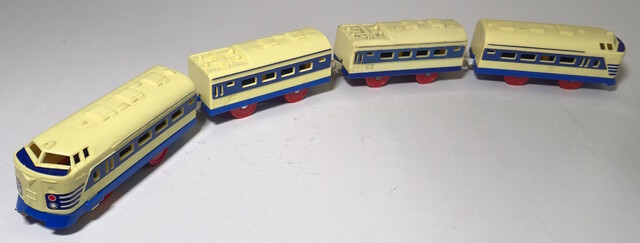 japan p_sleeper_express plarail power_car tomy toy train // 6272x2383 // 2.8MB