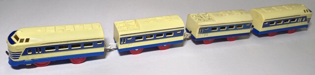 japan p_sleeper_express plarail power_car tomy toy train // 7086x1707 // 2.3MB