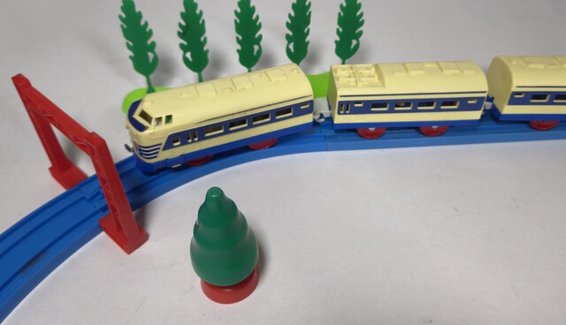 1975 accessory japan p_sleeper_express p_sleeper_express_highland_station_set plarail set signal tomy toy train tree // 7388x4244 // 5.0MB