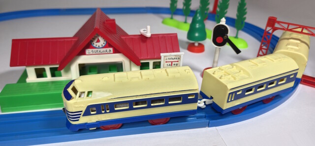 1975 accessory japan p_highland_station p_sleeper_express p_sleeper_express_highland_station_set plarail set signal station tomy toy train tree // 7730x3598 // 5.0MB