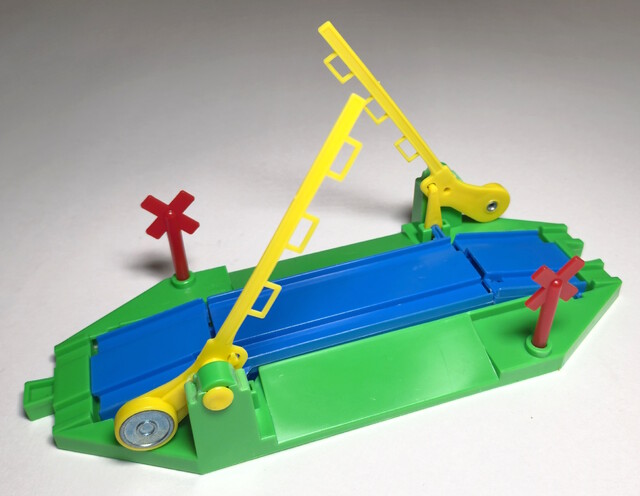 1979 accessory japan p_basic_no1_set plarail railroad_crossing tomy // 5426x4208 // 4.0MB
