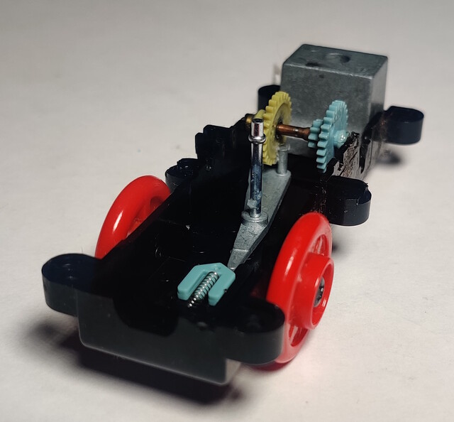 1993 disassembly gearbox tomy tomytrain toy // 1571x1458 // 538KB