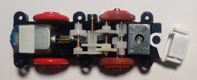 1993 disassembly gearbox tomy tomytrain toy // 2062x839 // 697KB