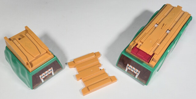 2016 accessory bridge japan plarail rail set_component thomas_and_bertie_rainbow_bridge_set thomas_the_tank_engine tomy toy // 5963x3023 // 3.5MB