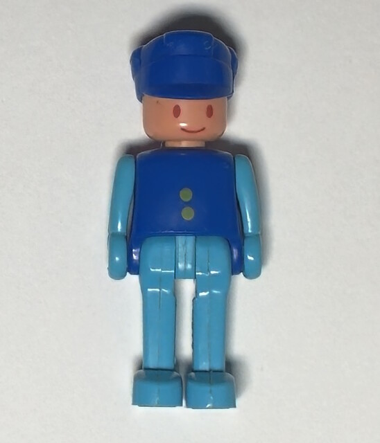 doll europe north_america tomy tomytrain toy // 1978x2312 // 725KB