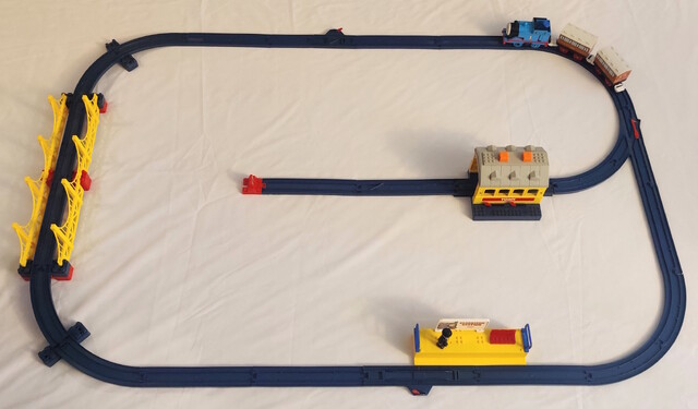 1994 bridge rail set station thomas_the_tank_engine tomy tomytrain toy train tt_thomas_deluxe_set // 3115x1824 // 2.0MB