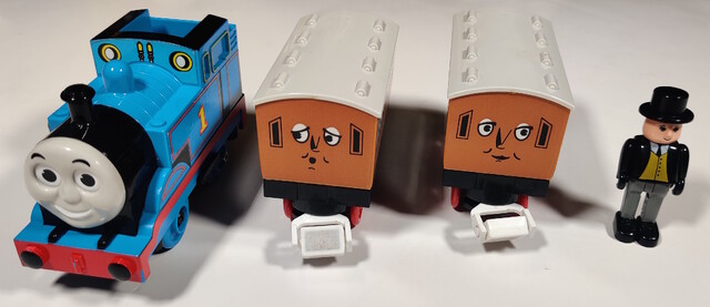 annie clarabel doll sir_topham_hatt thomas thomas_the_tank_engine tomy tomytrain toy train // 3513x1518 // 970KB