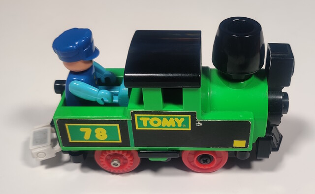 1992 doll europe tomy tomytrain tomytrain_3_(1991) toy train // 2427x1493 // 644KB
