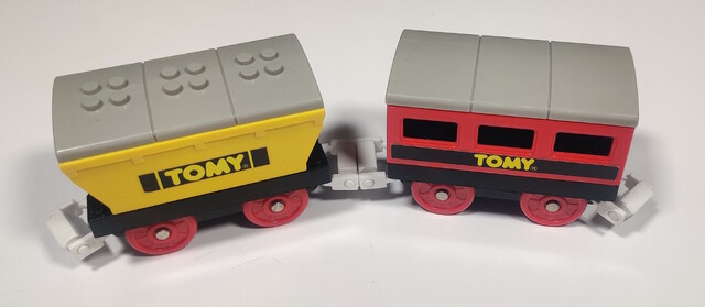 tomy tomytrain toy train // 3090x1346 // 950KB
