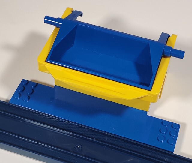 1993 accessory north_america tomy tomytrain toy tt_freight_station tt_log_n_load_set // 1445x1225 // 461KB