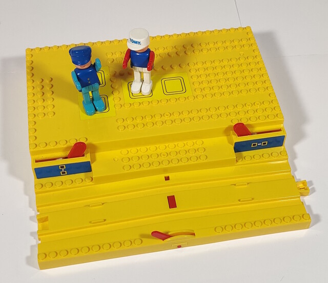 1993 accessory doll north_america tomy tomytrain toy tt_freight_station tt_log_n_load_set // 1722x1486 // 622KB
