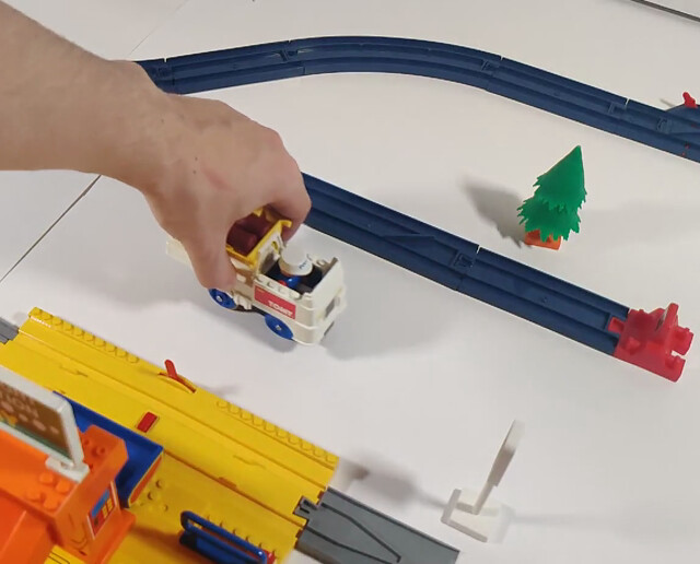 1993 car north_america rail tomy tomytrain toy tt_log_n_load_set video // 1148x926, 1.6s // 1.1MB