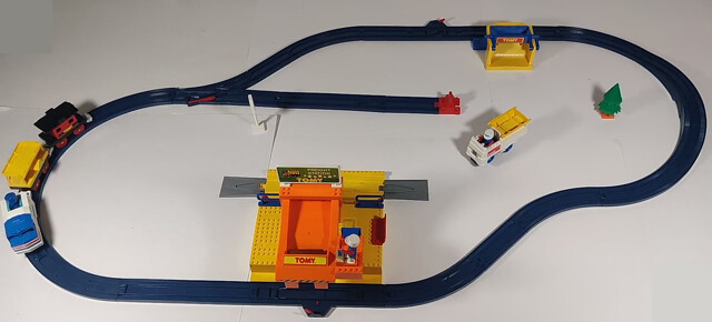1993 north_america rail set tomy tomytrain toy train tt_freight_station tt_log_n_load_set video // 1680x762, 40.2s // 6.4MB