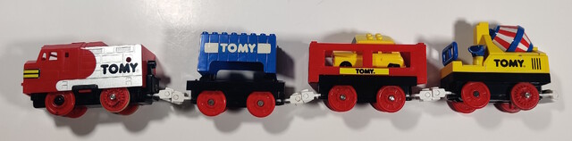 1993 container mixer north_america power_car side tomy tomytrain toy train tt_great_freight_train_set // 3370x834 // 635KB