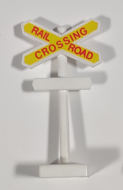 accessory north_america railroad_crossing sign tomy tomytrain toy tt_great_freight_train_set // 884x1367 // 166KB