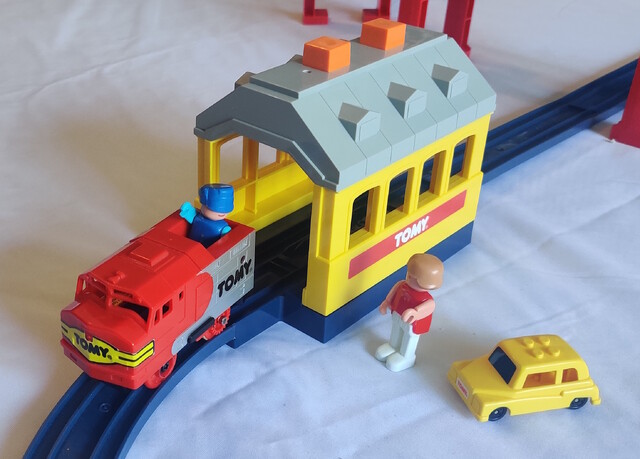 1993 accessory car doll north_america rail set shed tomy tomytrain toy train tt_great_freight_train_set // 2302x1650 // 1.1MB