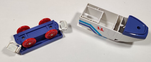 1994 europe hi-speed_express tomy tomytrain toy train tt_tomytrain_2_(1994) // 3002x1237 // 867KB