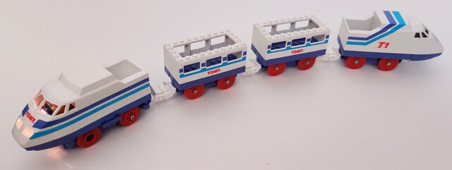 1994 europe hi-speed_express power_car tomy tomytrain toy train tt_tomytrain_2_(1994) // 3690x1387 // 1.5MB