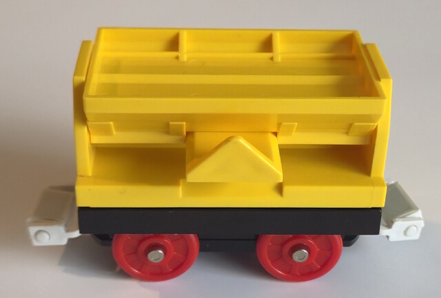 europe log_car north_america tomy tomytrain toy train // 2927x1980 // 965KB