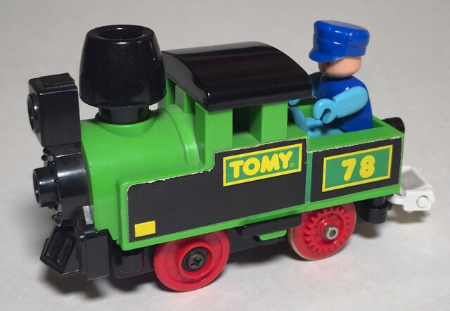 1992 doll europe power_car tomy tomytrain toy train tt_tomytrain_3_(1991) // 3393x2343 // 1.6MB