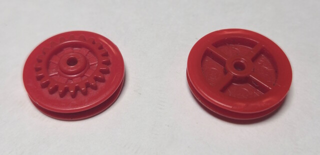 disassembly repair tomy tomytrain wheel // 4850x2351 // 2.1MB