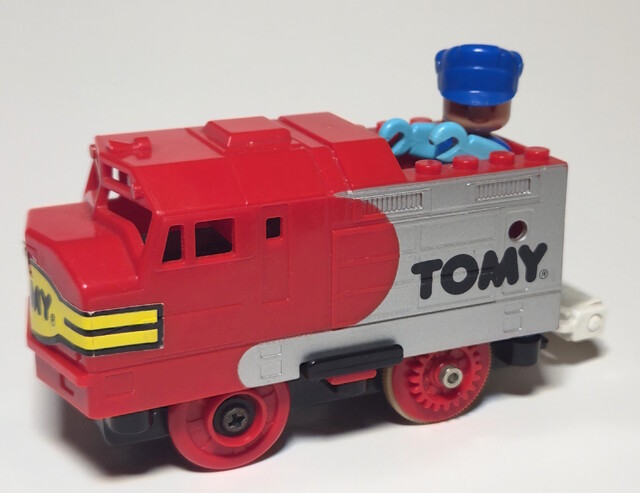 1988 doll europe north_america power_car tomy tomytrain toy train // 3193x2462 // 1.5MB